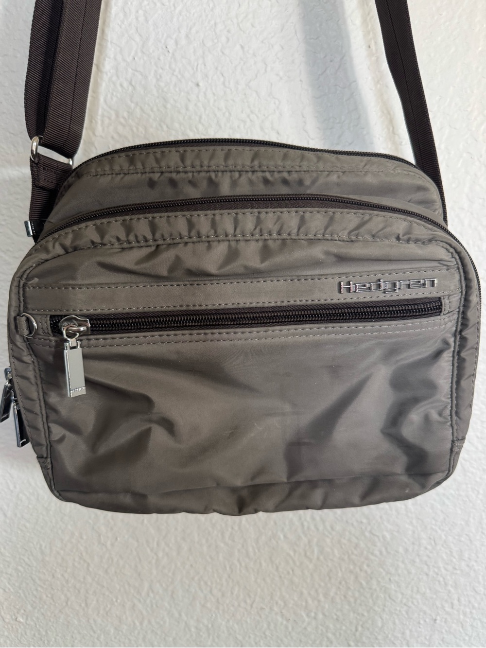 HEDGREN Taupe Brown Crossbody Purse Bag